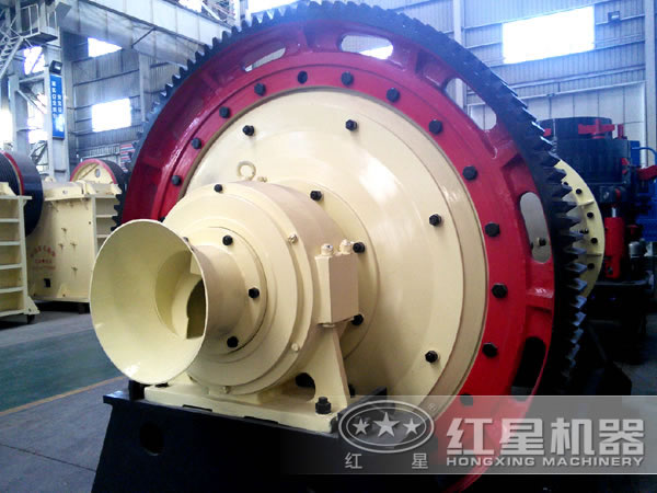 生產(chǎn)車間中的棒磨機