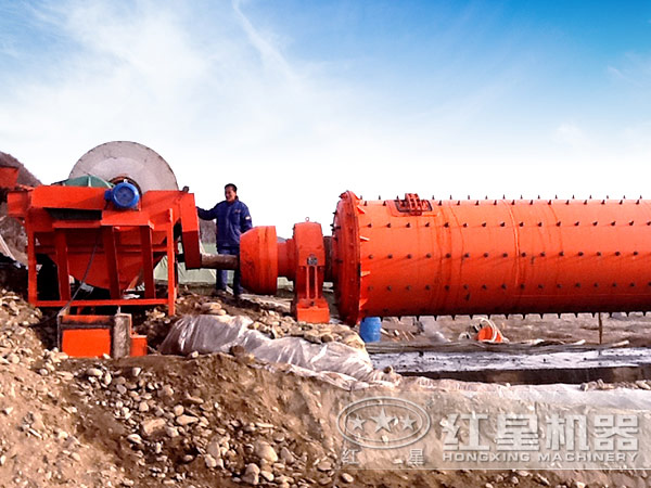 球磨機(jī)工作現(xiàn)場