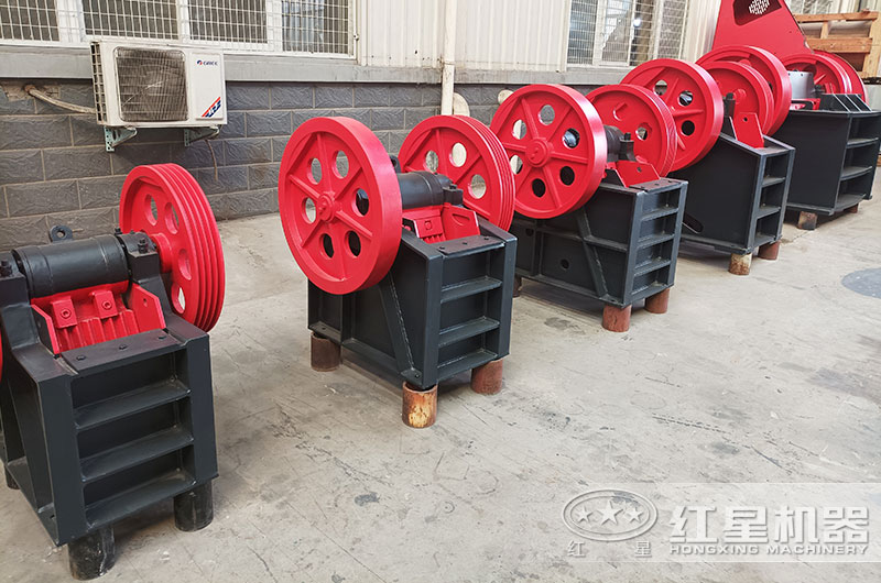 小型碎石粉碎機圖片