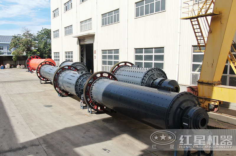 2.4米球磨機(jī)圖片 2.4米球磨機(jī)圖片