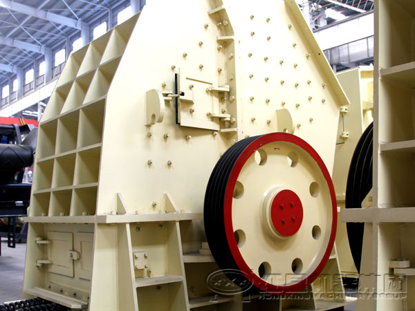 大型反擊式破碎機(jī)