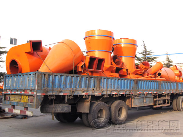 粉煤灰磨粉機(jī)發(fā)貨圖 粉煤灰磨粉機(jī)發(fā)貨圖