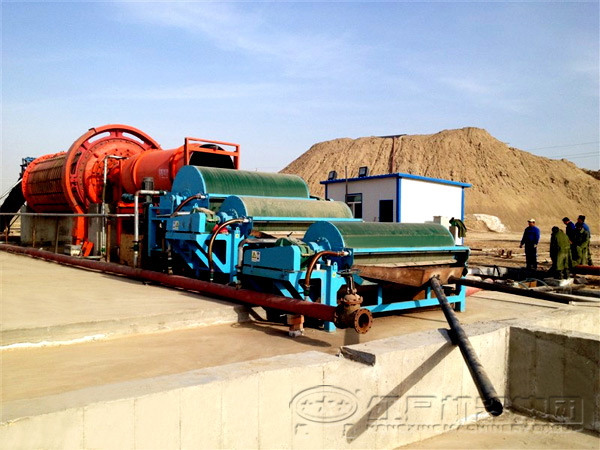 高強磁磁選機現(xiàn)場圖 高強磁磁選機現(xiàn)場圖