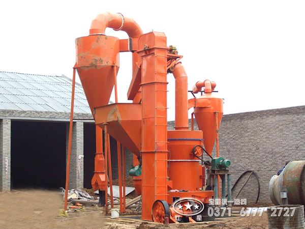 云母磨粉機(jī)客戶現(xiàn)場 云母磨粉機(jī)客戶現(xiàn)場