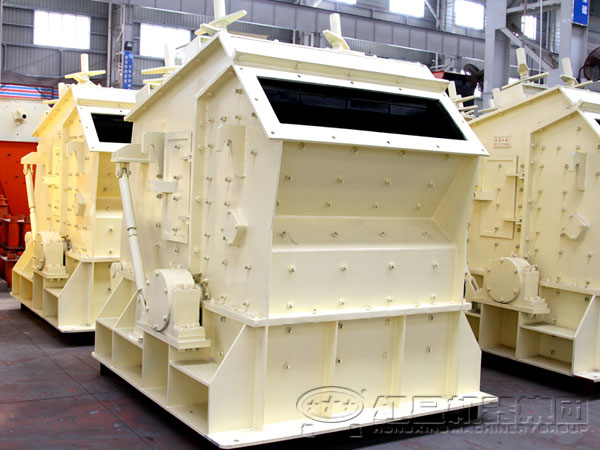 石粉反擊式破碎機(jī)