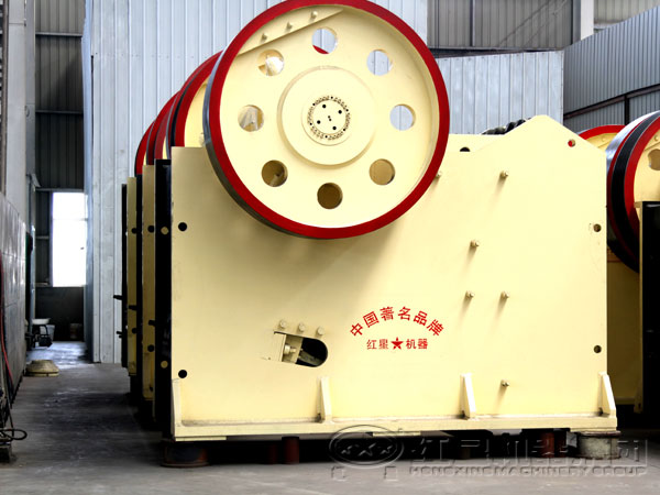 鄭州顎式破破碎機(jī)