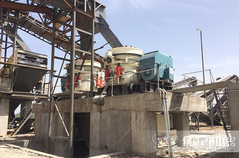 hp圓錐破碎機工作現(xiàn)場圖片