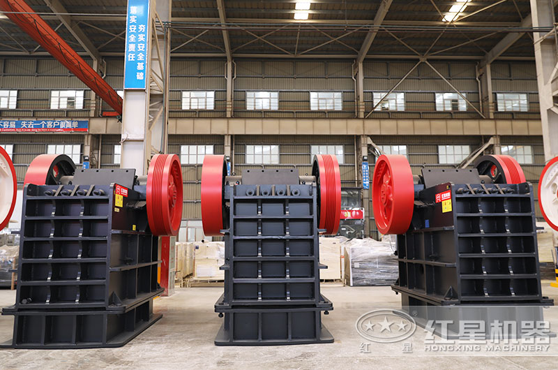 顎式片石破碎機(jī)圖片 顎式片石破碎機(jī)圖片