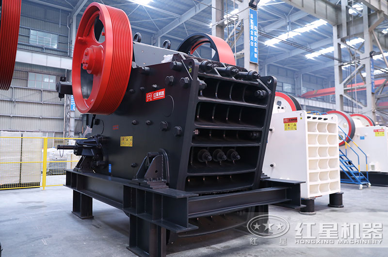 顎式破碎機(jī)圖片 顎式破碎機(jī)圖片