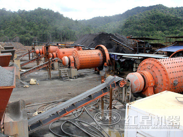 風(fēng)掃煤磨現(xiàn)場工作圖 風(fēng)掃煤磨現(xiàn)場工作圖