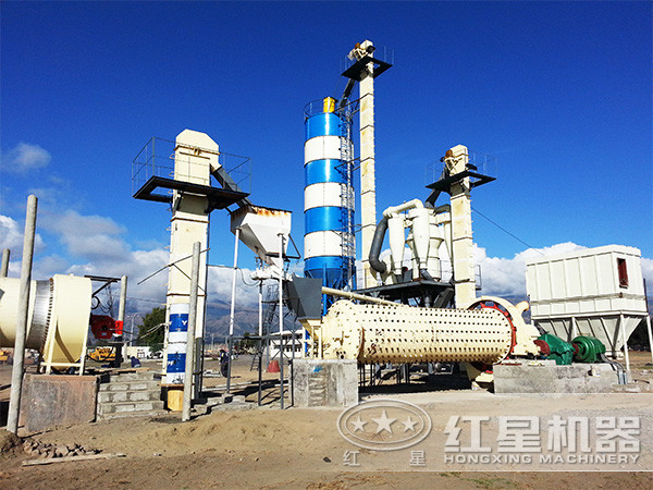 鉬礦球磨機現(xiàn)場圖 鉬礦球磨機現(xiàn)場圖