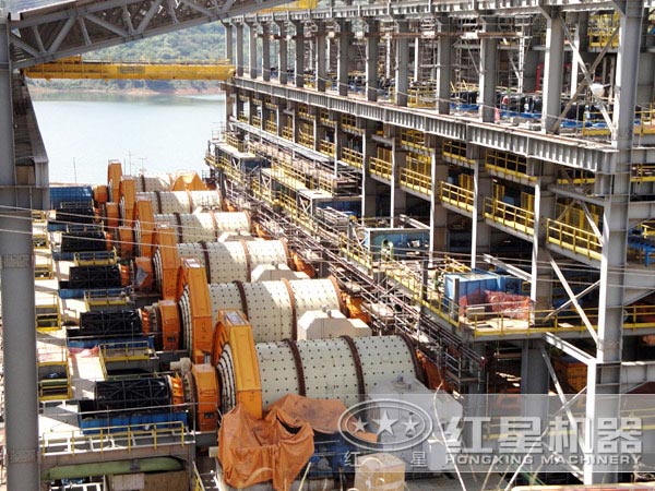 石灰石棒磨機(jī)加工現(xiàn)場(chǎng) 石灰石棒磨機(jī)加工現(xiàn)場(chǎng)