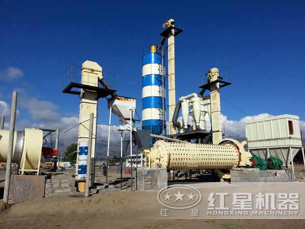 陶瓷球磨機(jī)現(xiàn)場工作圖 陶瓷球磨機(jī)現(xiàn)場工作圖