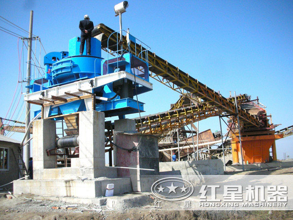 河卵石制砂機現(xiàn)場圖