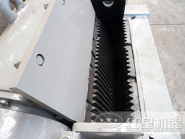 紅星機(jī)器礦石破碎機(jī)圖片