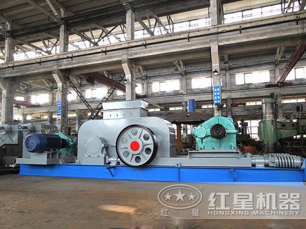 紅星機(jī)器對輥式破碎機(jī)生產(chǎn)車間 紅星機(jī)器對輥式破碎機(jī)生產(chǎn)車間