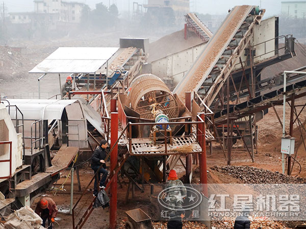 移動打石子機(jī)現(xiàn)場處理建筑垃圾