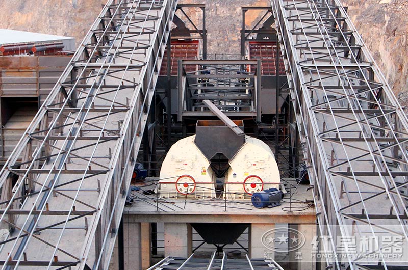 重錘式石頭破碎機客戶現(xiàn)場展示 重錘式石頭破碎機客戶現(xiàn)場展示