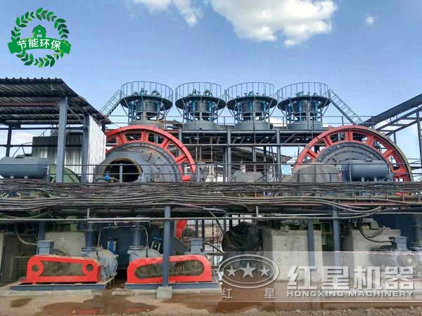 節(jié)能環(huán)保型球磨機的客戶現(xiàn)場 節(jié)能環(huán)保型球磨機的客戶現(xiàn)場