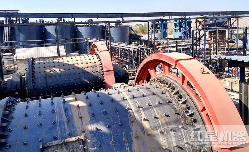 大型節(jié)能環(huán)保球磨機客戶現(xiàn)場 大型節(jié)能環(huán)保球磨機客戶現(xiàn)場