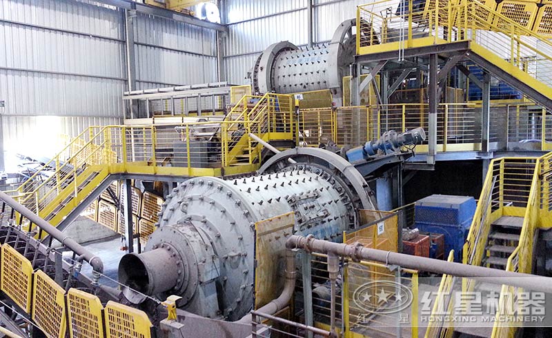 格子型球磨機(jī)排礦現(xiàn)場(chǎng) 格子型球磨機(jī)排礦現(xiàn)場(chǎng)