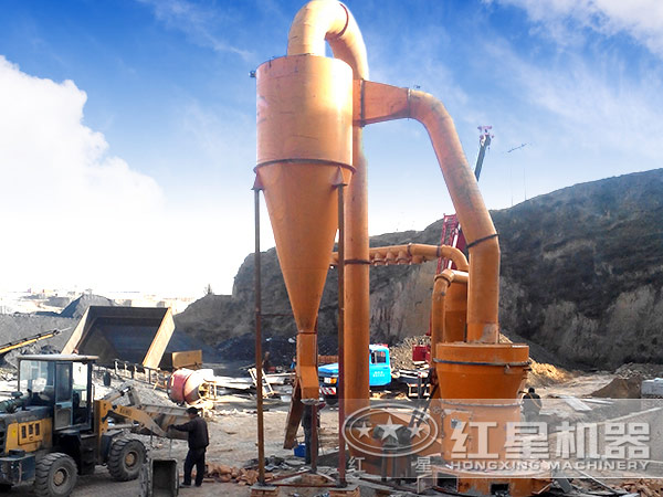 石灰石磨粉生產(chǎn)現(xiàn)場 石灰石磨粉生產(chǎn)現(xiàn)場