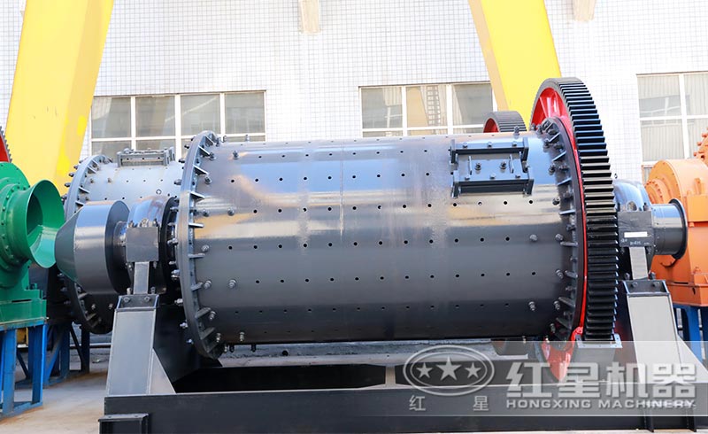 鋁灰球磨機(jī)廠區(qū)實(shí)拍 鋁灰球磨機(jī)廠區(qū)實(shí)拍