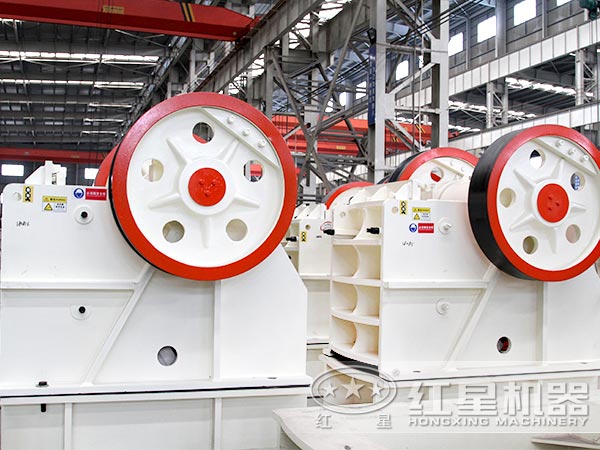 直銷(xiāo)廠家紅星機(jī)器生產(chǎn)車(chē)間