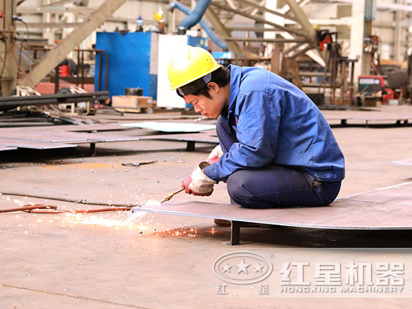 紅星工人車間作業(yè)現(xiàn)場 紅星工人車間作業(yè)現(xiàn)場