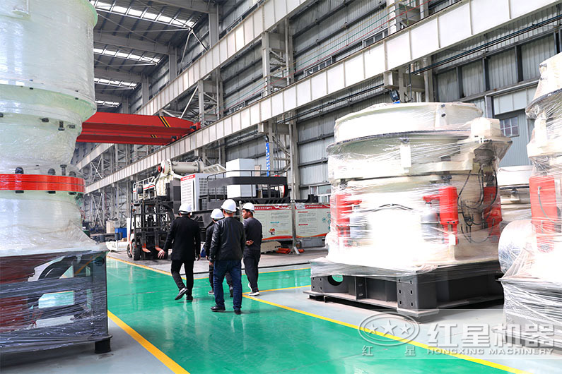 客戶參觀紅星圓錐破碎機生產車間