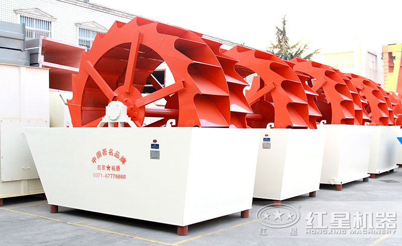 輪斗式洗沙機(jī)廠區(qū)實(shí)拍 輪斗式洗沙機(jī)廠區(qū)實(shí)拍