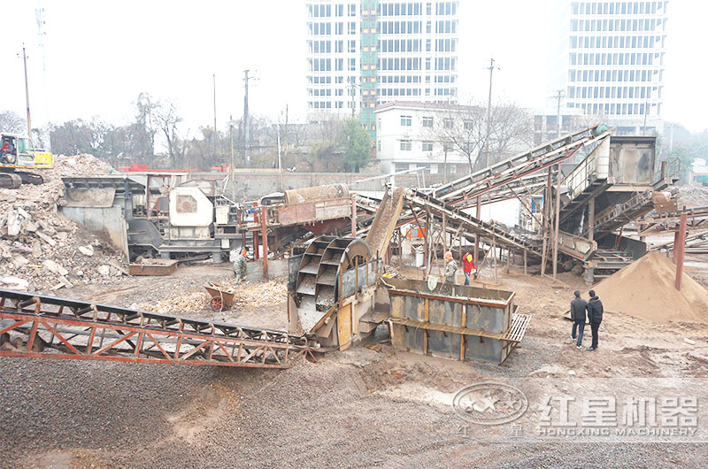 粉碎砼廢料廢渣粉作業(yè)現(xiàn)場(chǎng)