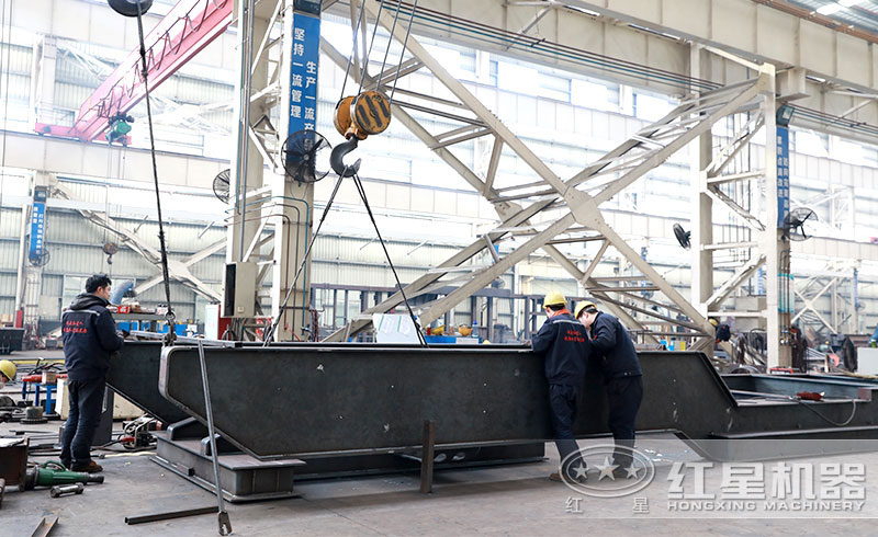 用戶參觀紅星移動(dòng)石料破碎設(shè)備 用戶參觀紅星移動(dòng)石料破碎設(shè)備