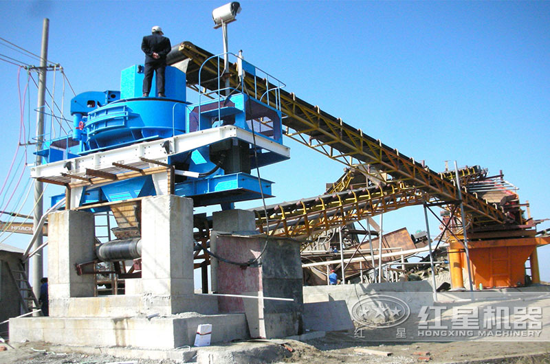 紅星機(jī)器礦石粉碎機(jī)作業(yè)現(xiàn)場 紅星機(jī)器礦石粉碎機(jī)作業(yè)現(xiàn)場