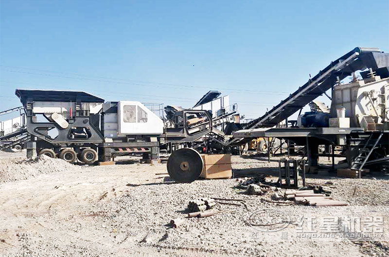 2000噸移動打石機設備作業(yè)現(xiàn)場 2000噸移動打石機設備作業(yè)現(xiàn)場