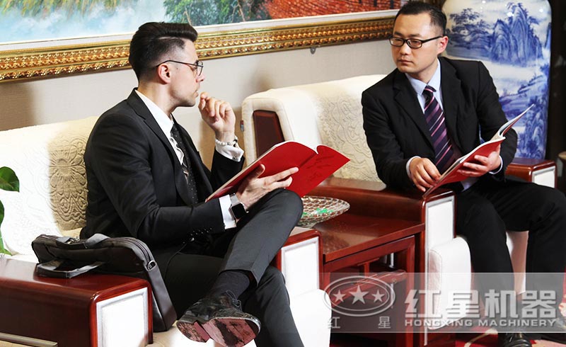 紅星機(jī)器專(zhuān)業(yè)人員為用戶定制方案 紅星機(jī)器專(zhuān)業(yè)人員為用戶定制方案