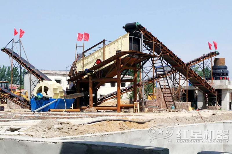 河卵石制砂現(xiàn)場 河卵石制砂現(xiàn)場