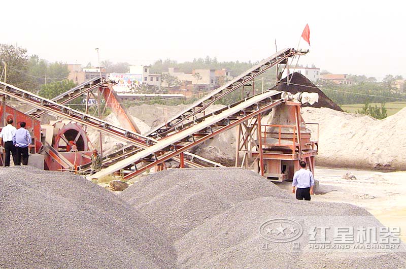 小型立軸破碎機(jī)作業(yè)現(xiàn)場