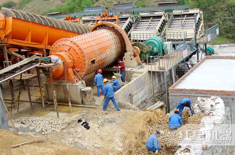 鋼球球磨機(jī)用戶現(xiàn)場 鋼球球磨機(jī)用戶現(xiàn)場