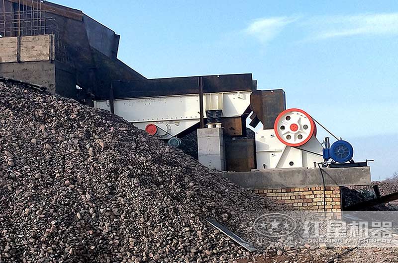 鋼渣破碎機(jī)作業(yè)現(xiàn)場(chǎng) 鋼渣破碎機(jī)作業(yè)現(xiàn)場(chǎng)