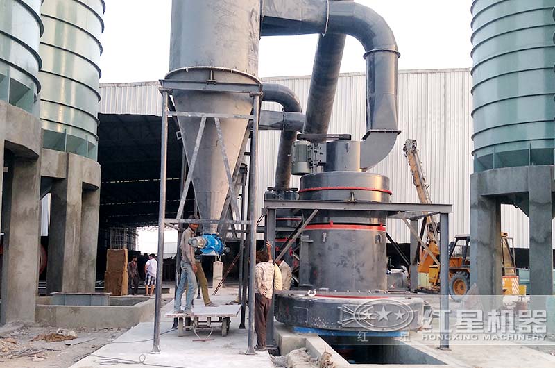紅星機器為用戶配置的磨粉機生產(chǎn)現(xiàn)場 紅星機器為用戶配置的磨粉機生產(chǎn)現(xiàn)場