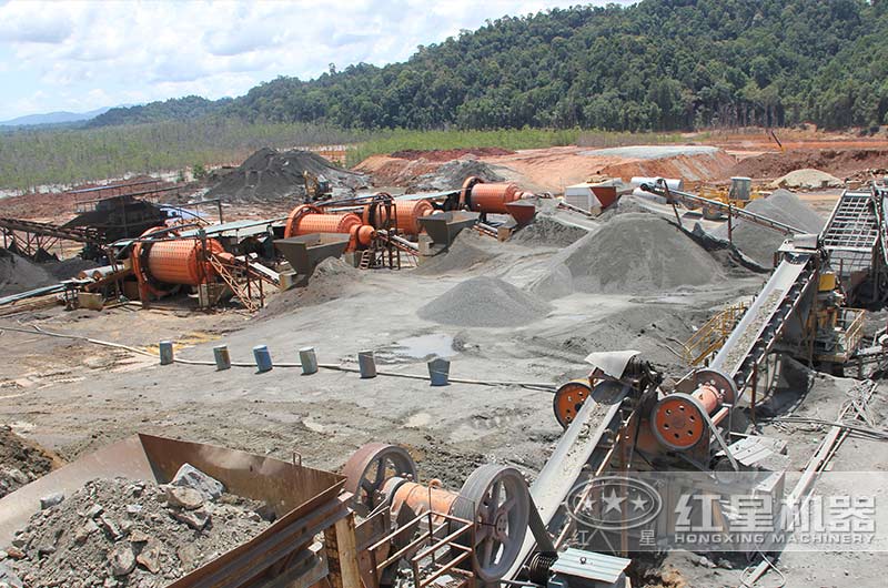 鋼球球磨機(jī)用戶現(xiàn)場 鋼球球磨機(jī)用戶現(xiàn)場