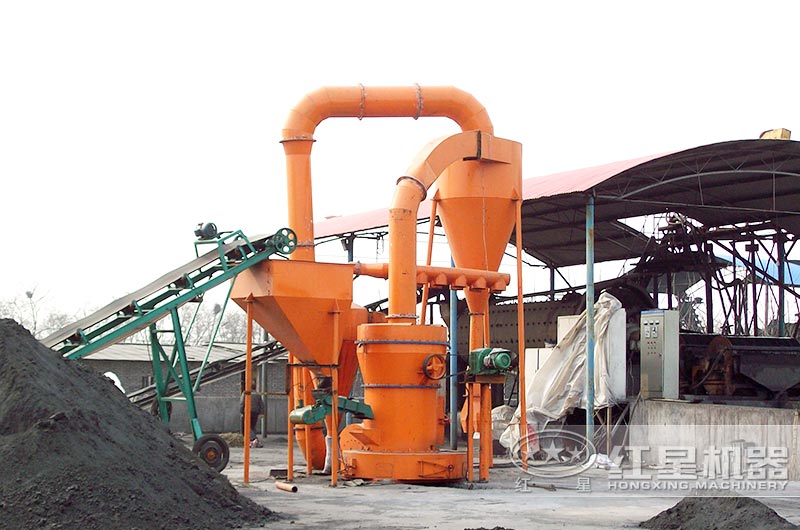 磨粉機(jī)磨煤粉現(xiàn)場(chǎng)