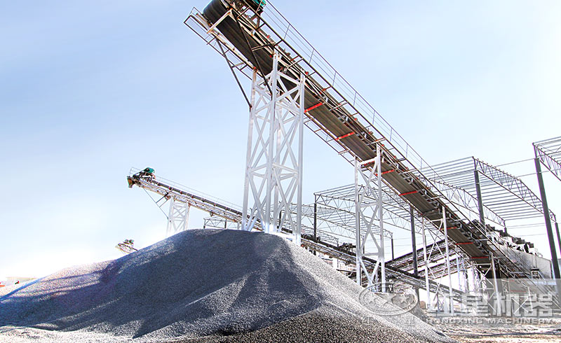 大型固定式混凝土再生粉碎機(jī)現(xiàn)場