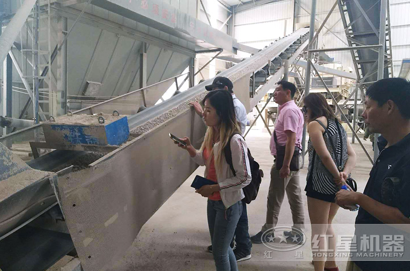 客戶去到現(xiàn)場(chǎng)看出料