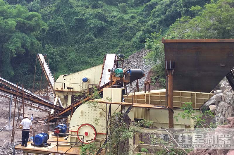 環(huán)錘式碎煤機生產現(xiàn)場 環(huán)錘式碎煤機生產現(xiàn)場