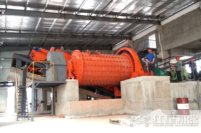 球磨機生產(chǎn)現(xiàn)場 球磨機生產(chǎn)現(xiàn)場