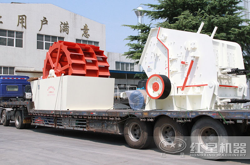 時產(chǎn)300噸碎石機(jī)發(fā)貨現(xiàn)場