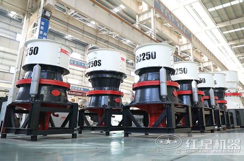 大型圓錐破碎機(jī)圖片 大型圓錐破碎機(jī)圖片