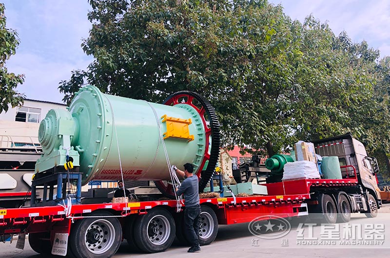紅星球磨機(jī)發(fā)貨現(xiàn)場(chǎng)實(shí)拍圖 紅星球磨機(jī)發(fā)貨現(xiàn)場(chǎng)實(shí)拍圖